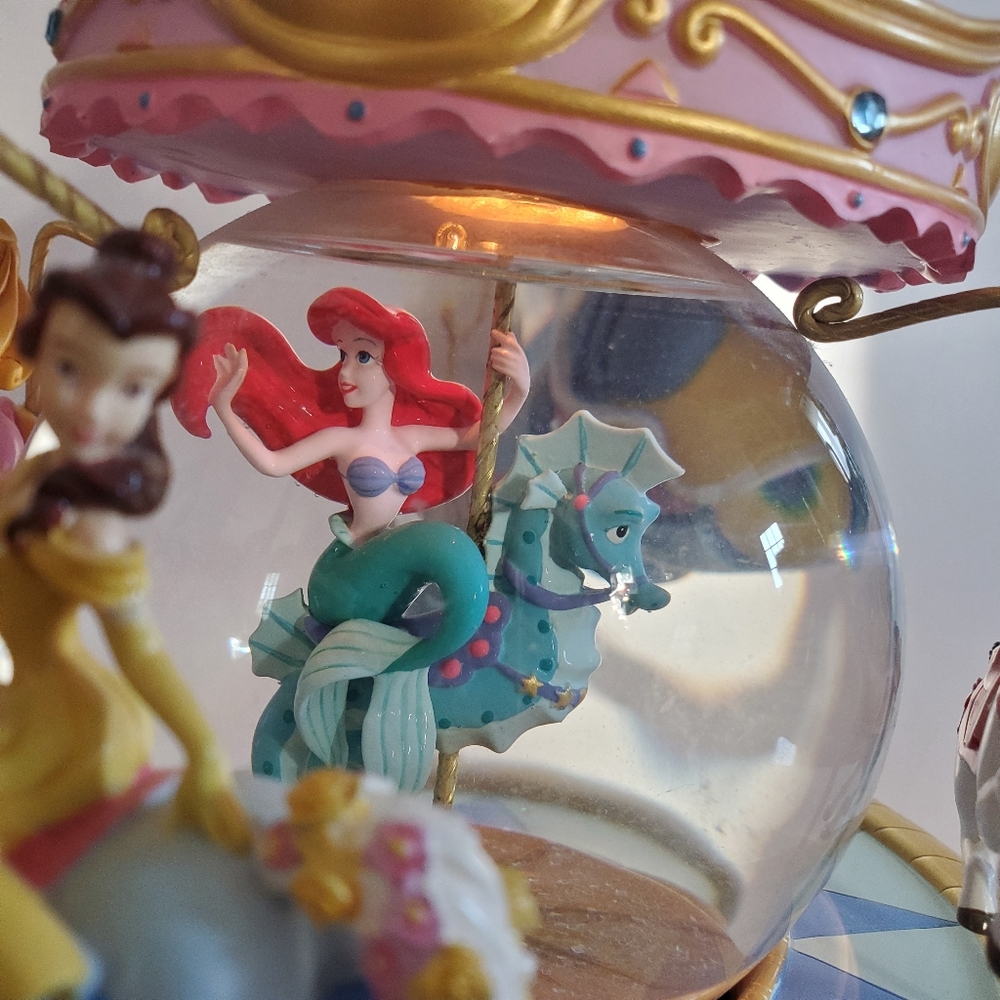 Disney Princess Carousel Snow Globe So This Is Love 1948 Walt Disney - Picture 10 of 11